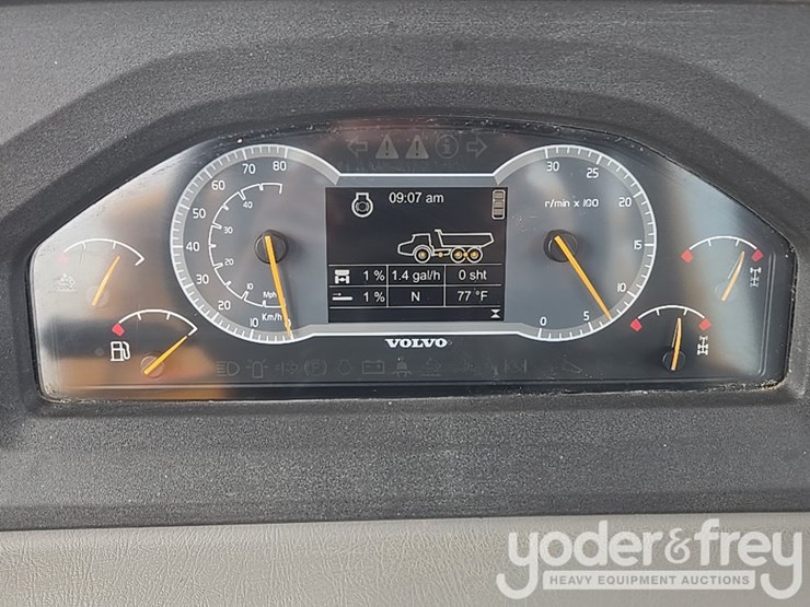 2023-volvo-a25g-image-54