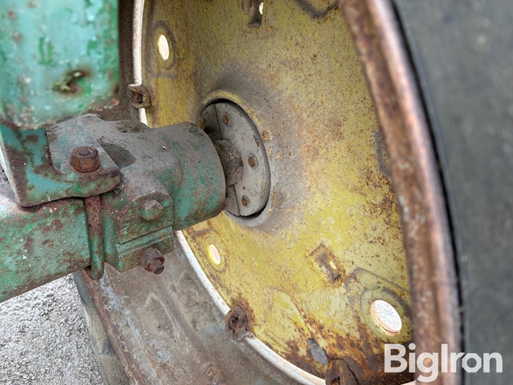 john-deere-720-image-19