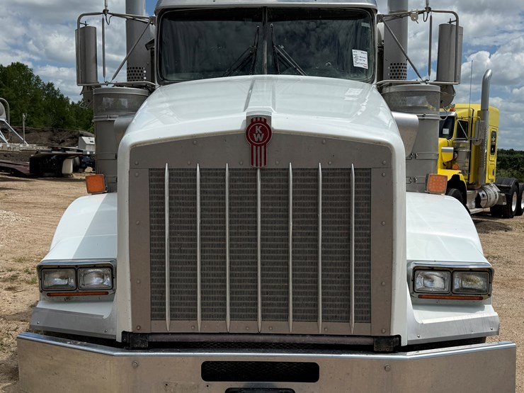 2016-kenworth-t800-image-2