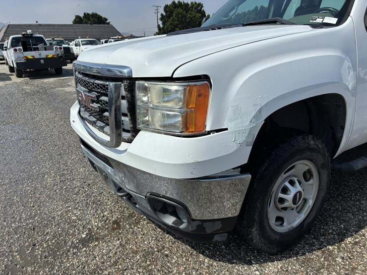 2012-gmc-2500hd-image-5