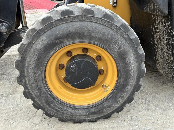 2015-caterpillar-th255c-image-12