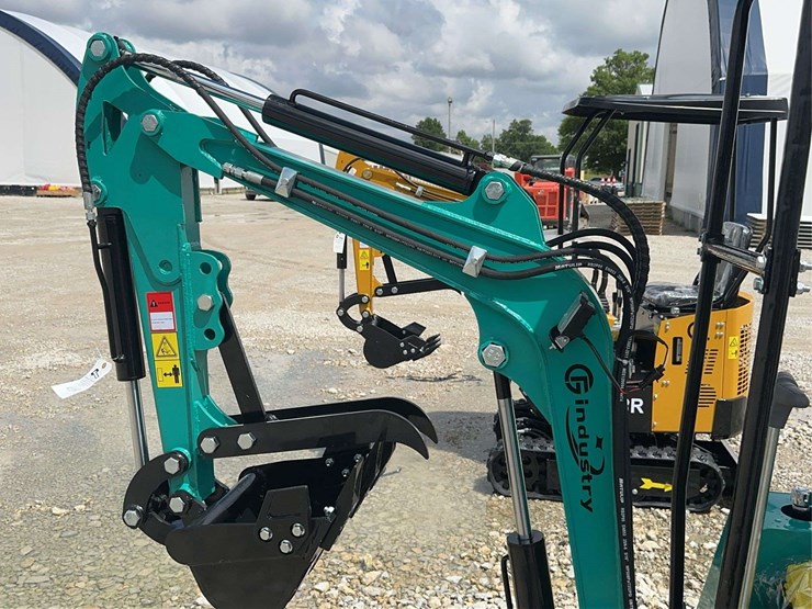 g-industry-h16r-mini-excavator-with-canopy-and-thumb-attachment-image-5