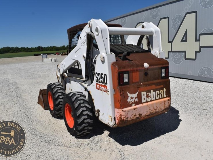 2007-bobcat-s250-image-16