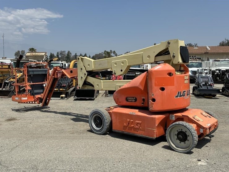2012-jlg-e400ajpn-image-4