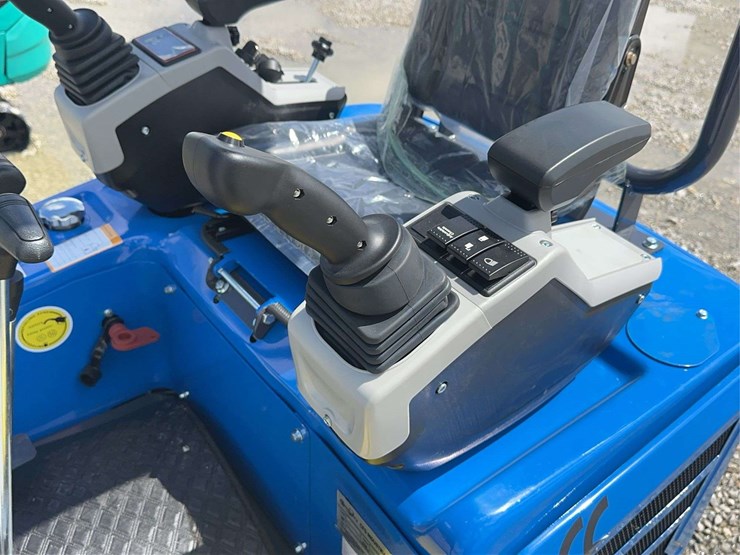 cfg-industrial-dm20ym-mini-excavator-image-9
