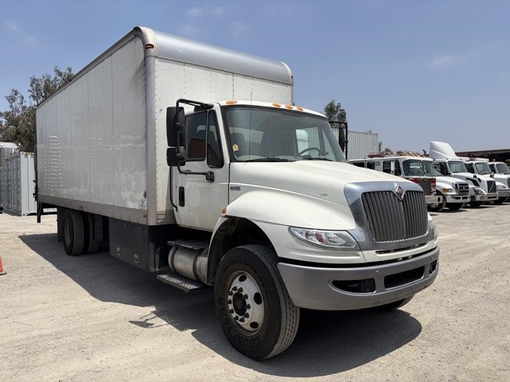 2014-international-durastar-4400-image-2