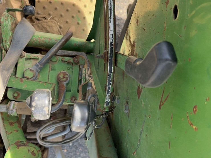 1984-john-deere-2750-image-29