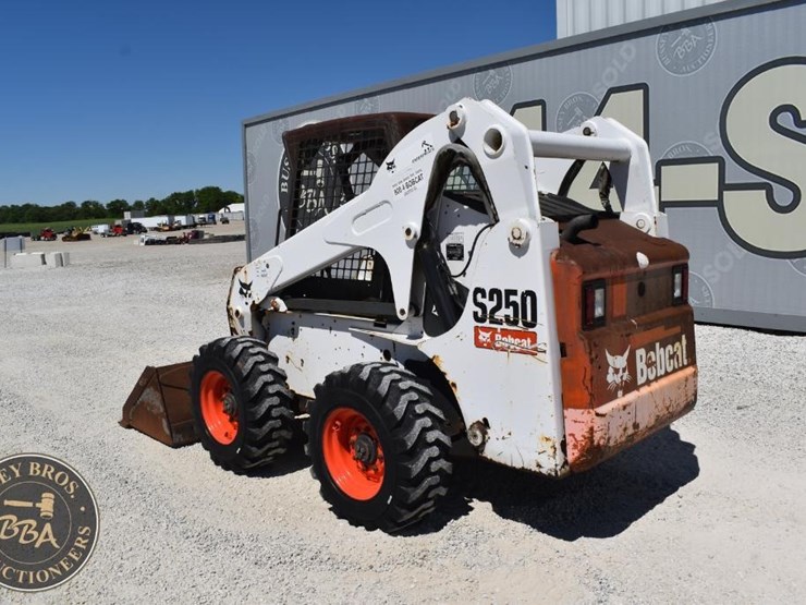 2007-bobcat-s250-image-15