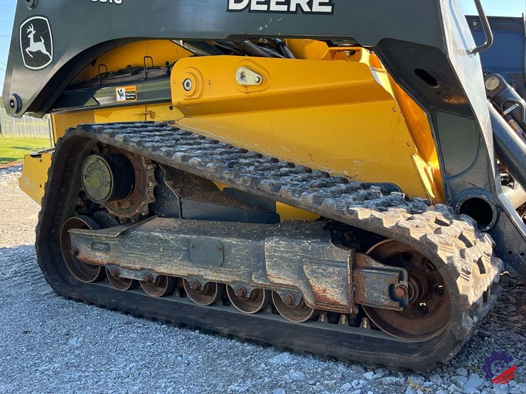 2020-deere-331g-image-11