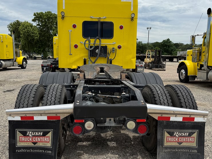2015-peterbilt-389-image-6