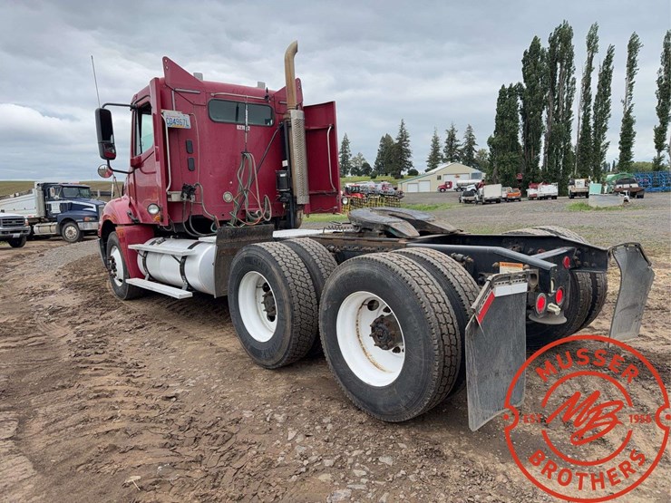 2007-freightliner-columbia-120-image-5