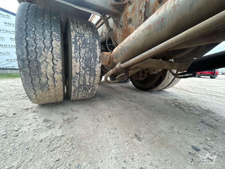 1998-mack-dm690s-image-23