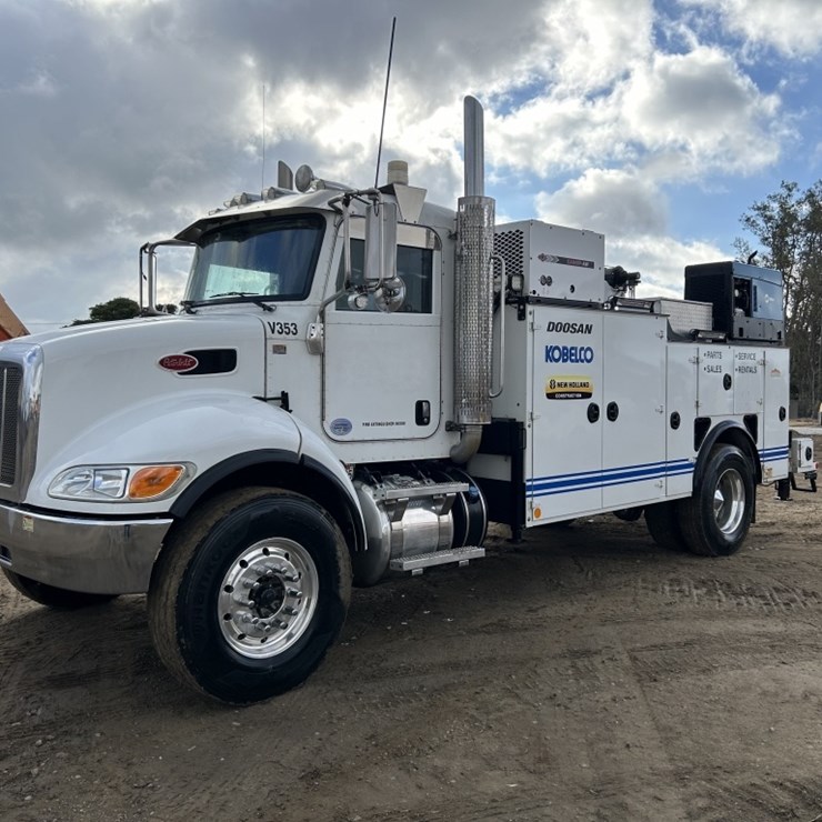2021 PETERBILT 337