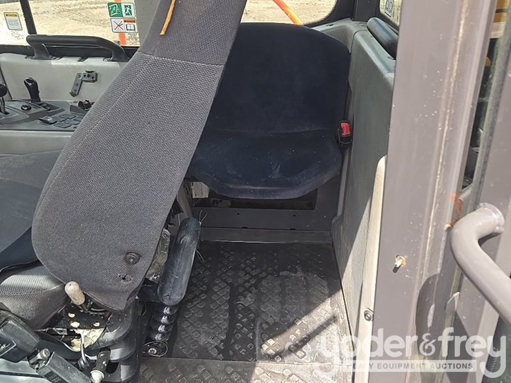 2020-volvo-a25g-image-42