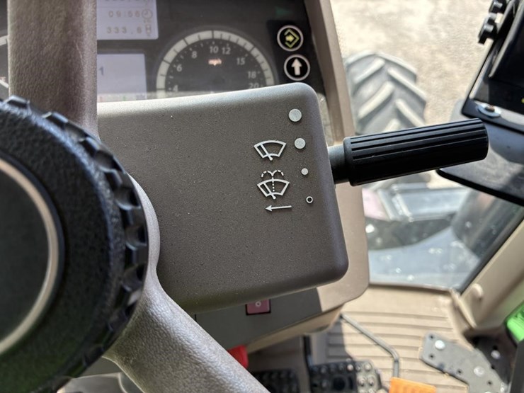 2016-john-deere-6130m-image-27