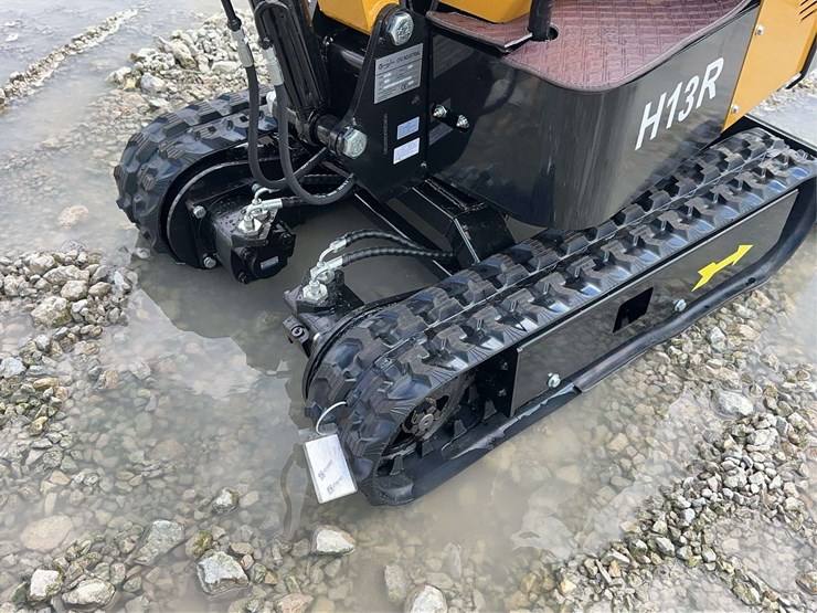 cfg-industrial-h13r-mini-excavator-image-4