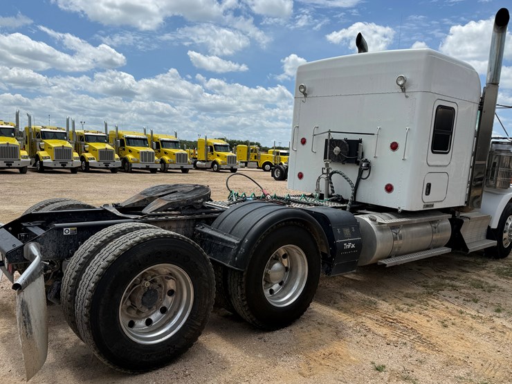 2016-kenworth-t800-image-5