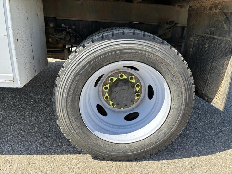 2012-ford-f550-image-5