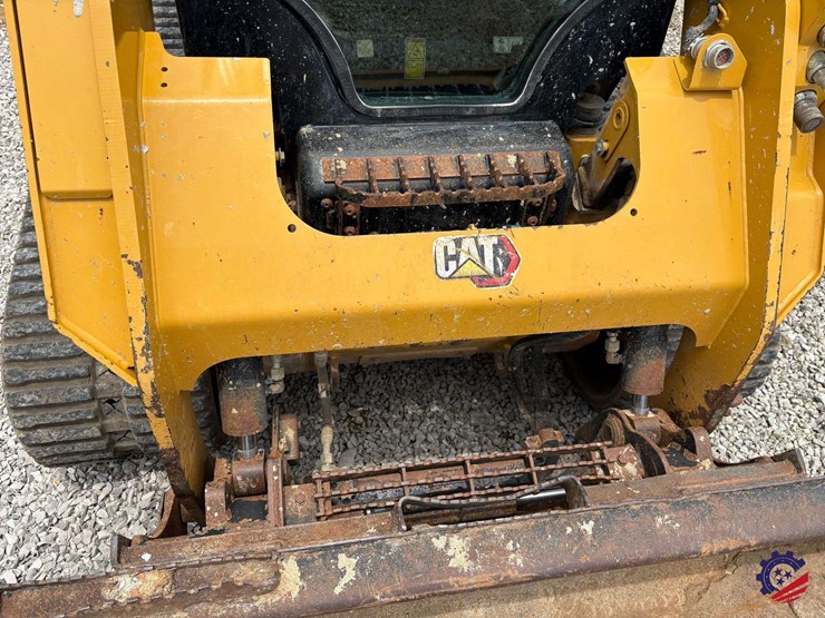 2022-caterpillar-259d3-image-40