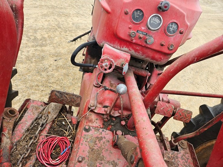 massey-ferguson-44-image-24