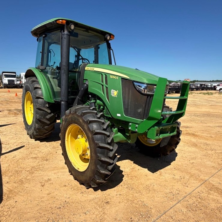 JOHN DEERE 5090E