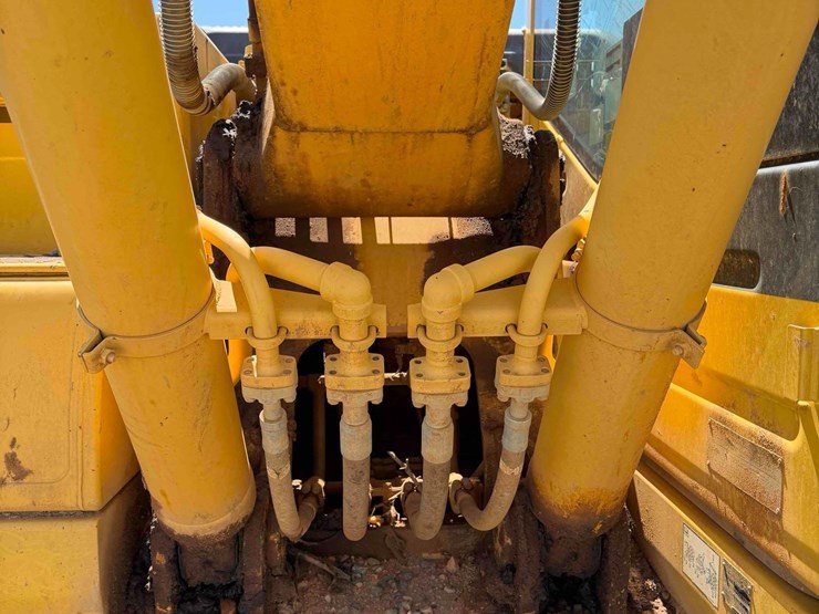 komatsu-pc210-lc-image-10