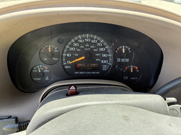 2000-gmc-safari-image-16