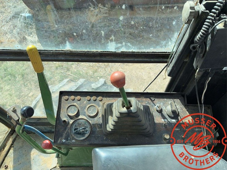 john-deere-5820-image-31