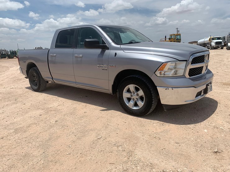 2019-ram-1500-classic-image-5