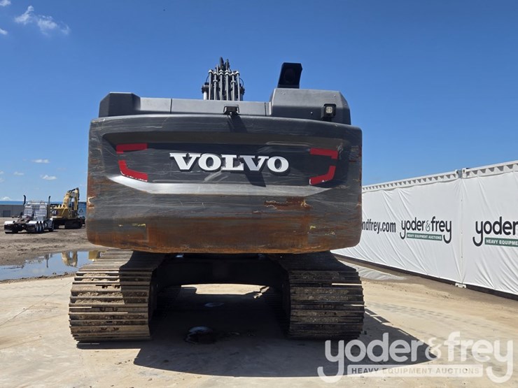 2022-volvo-ec350el-image-4