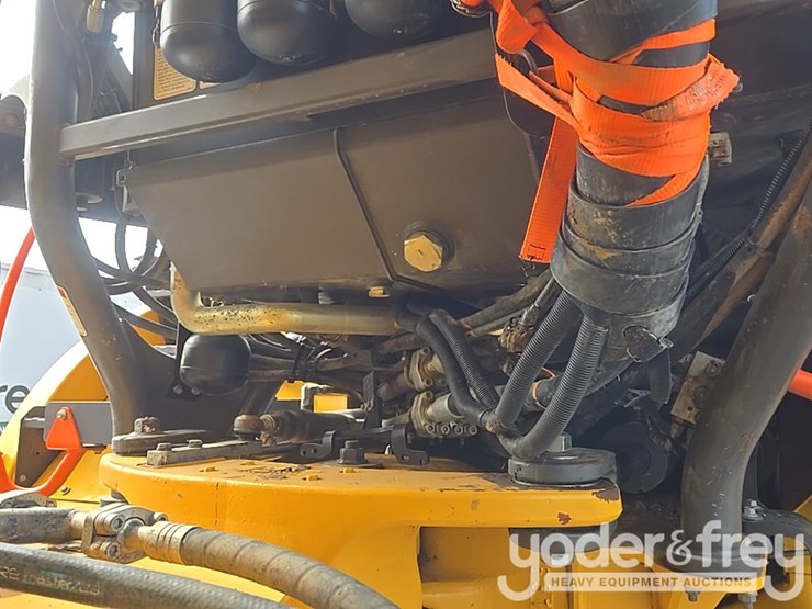 2023-volvo-a25g-image-21