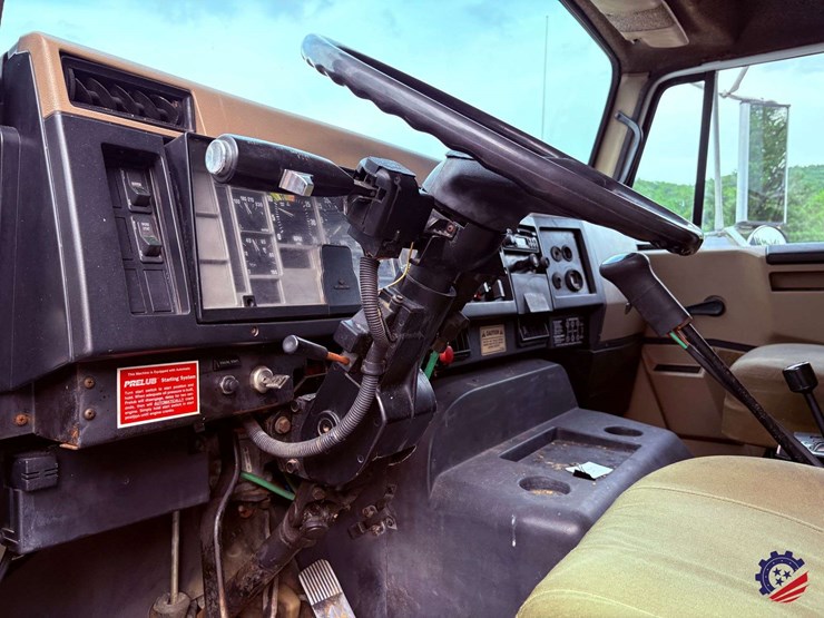 1994-international-8100-image-54