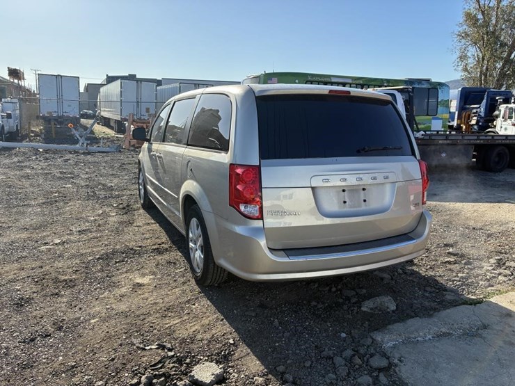 2016-dodge-grand-caravan-image-4