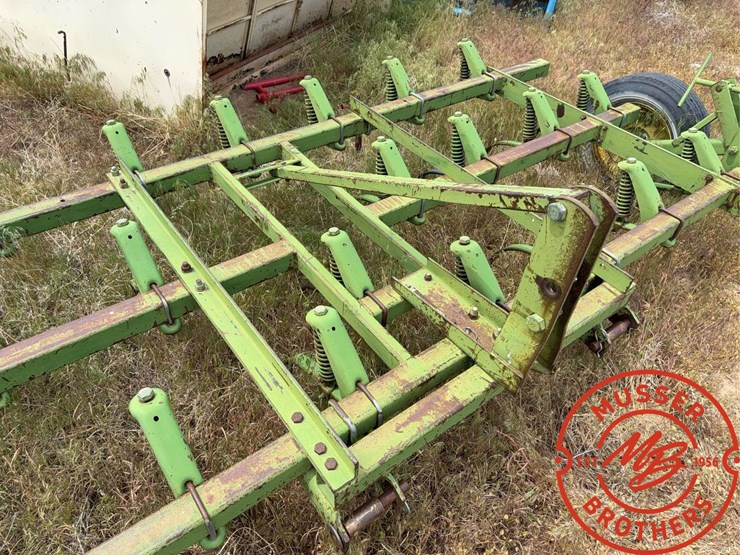 john-deere-12-image-8
