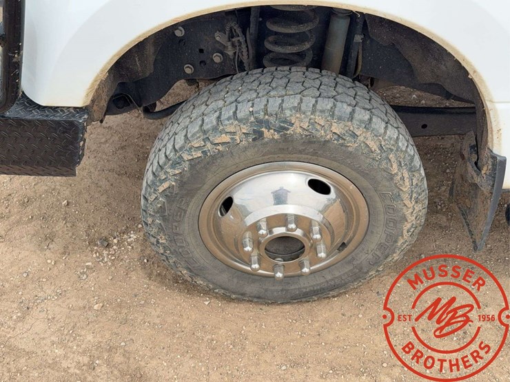 2019-ford-f350-image-16