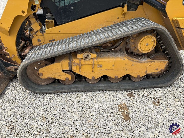 2022-caterpillar-259d3-image-15