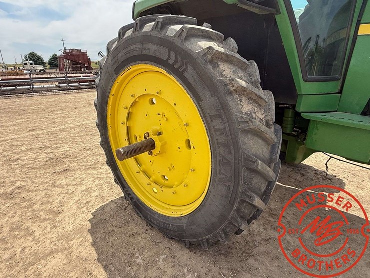 1981-john-deere-4440-image-12