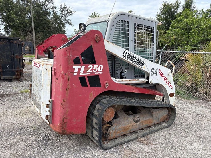 2009-takeuchi-tl250-image-3