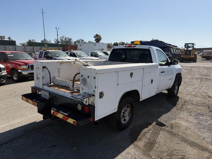 2008-chevrolet-2500hd-image-3