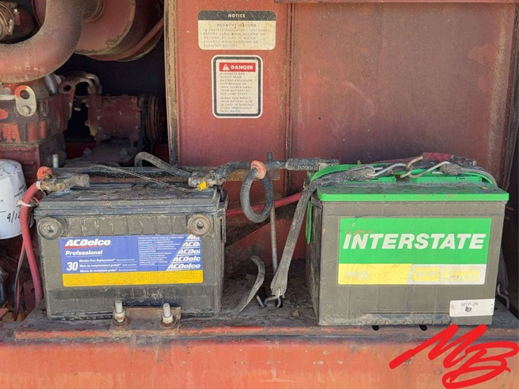 hesston-8400-image-22