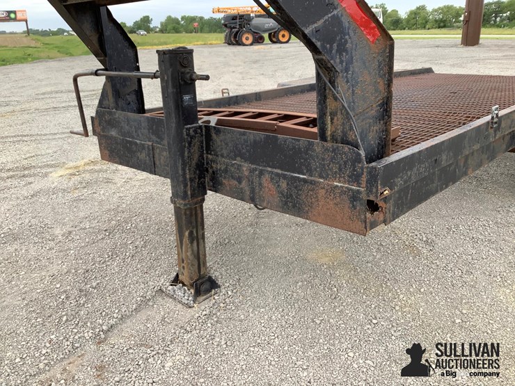 2013-utility-flatbed-image-14