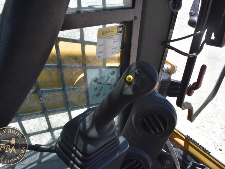2024-caterpillar-226d3-image-42