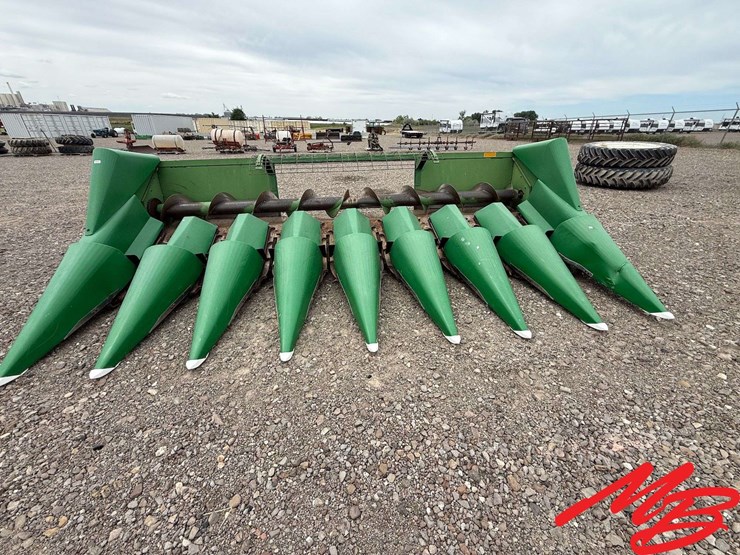 john-deere-8-image-2