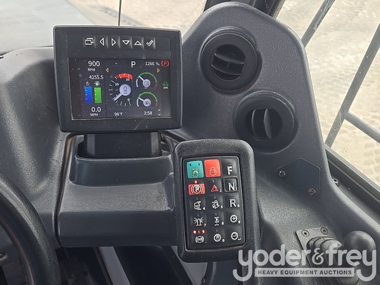 2023-deere-260e-image-59