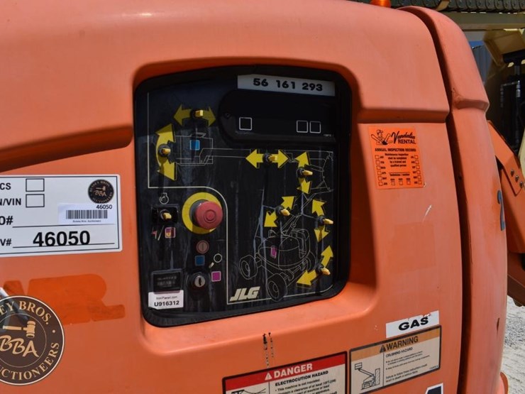 2014-jlg-600a-image-12