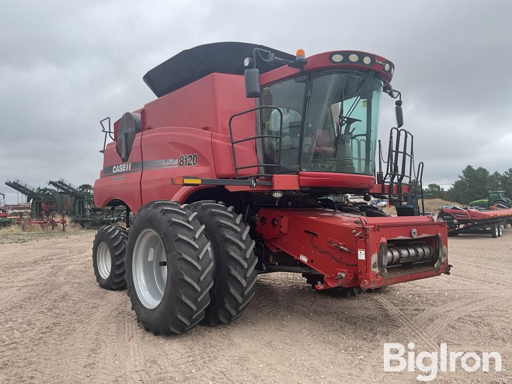 2011-case-ih-8120-image-3
