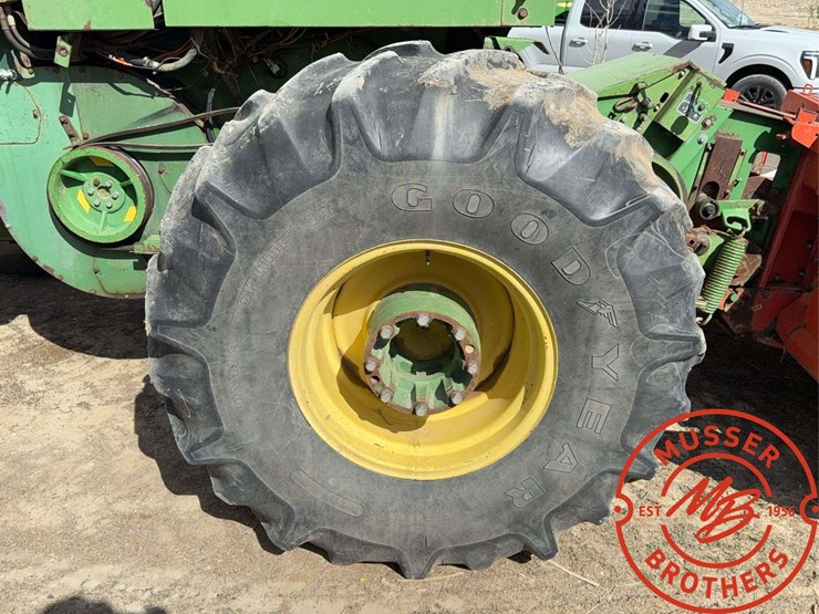 john-deere-5820-image-23