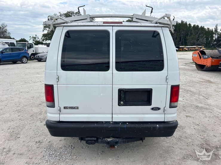 2014-ford-cargo-image-20