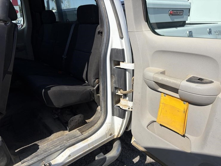 2012-gmc-2500hd-image-11