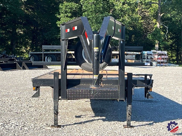 2025-c-&-w-trailers-dual-t/a-flatbed-gooseneck-trailer-image-13